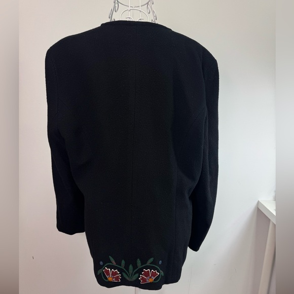 Vintage Floral and Vine Embroidery Black Button Up Jacket, Large. - Picture 2 of 5